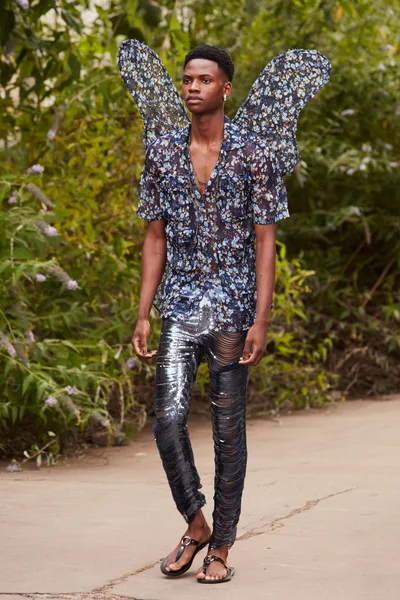Look 32
